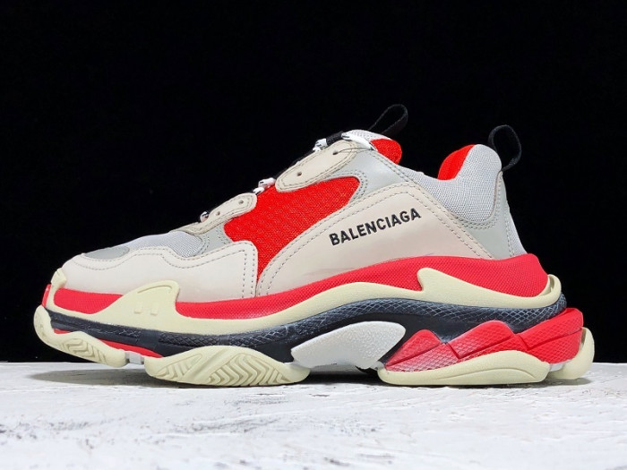 blcg triple s trainer  grey red 536737 w09oh 6151