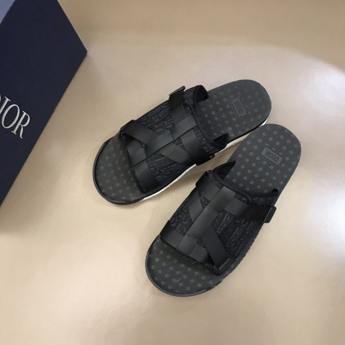 d10r sandals
