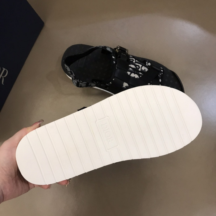 d10r sandals