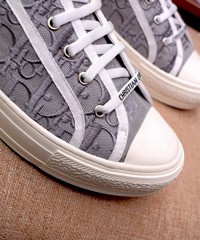 d10r b23 oblique low top sneaker