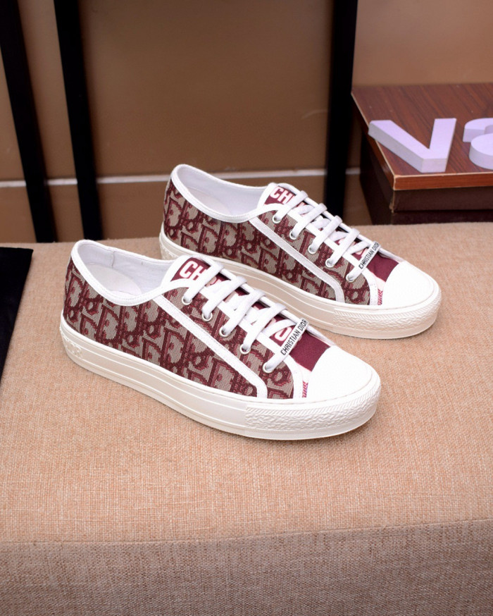 d10r b23 oblique low top sneaker