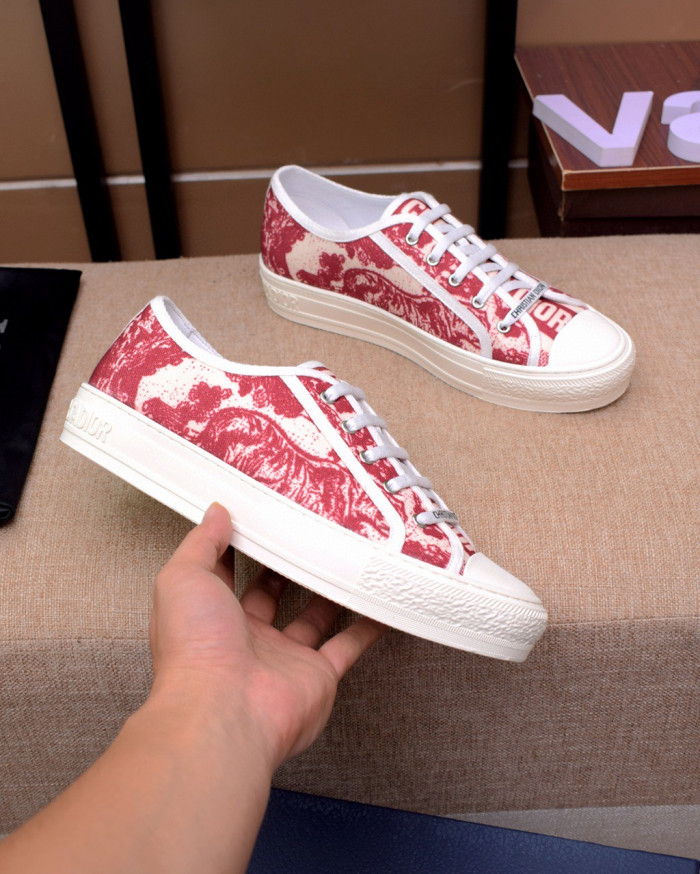 d10r b23 oblique low top sneaker