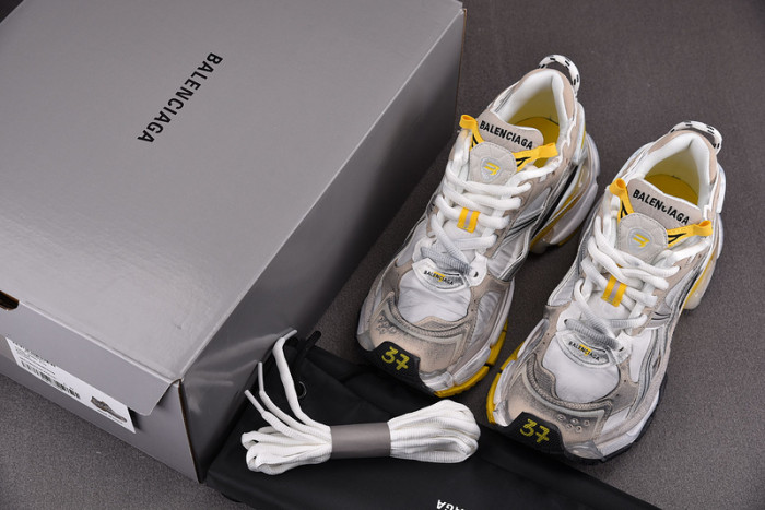 Ba*len*cia*ga -runner