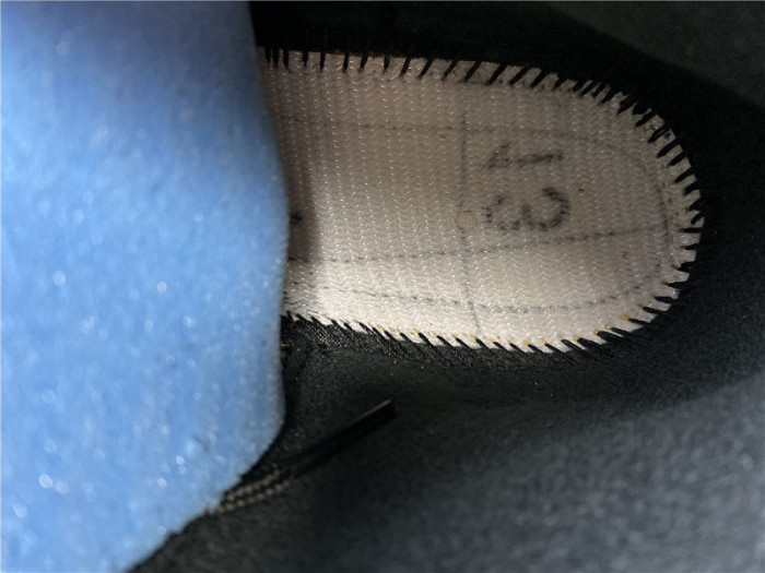 air jordan 12 retro black university gold 130690-070