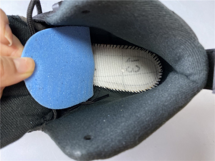 air jordan 12 retro black university gold 130690-070