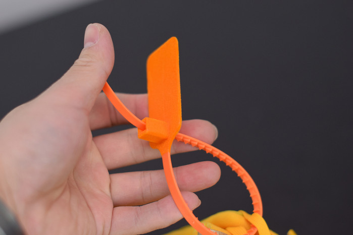 ofw nike air rubber dunk “university gold” cu6015-700