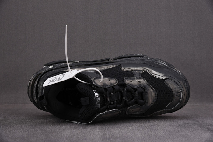 blcg sneaker triple.s.