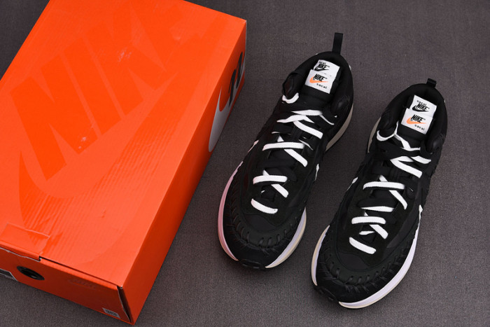 nike sacai x jean paul gaultier x vaporwaffle 