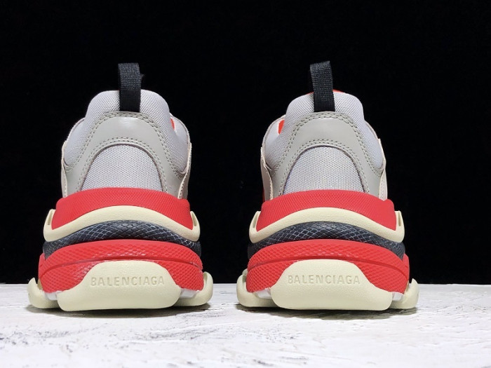 blcg triple s trainer  grey red 536737 w09oh 6151