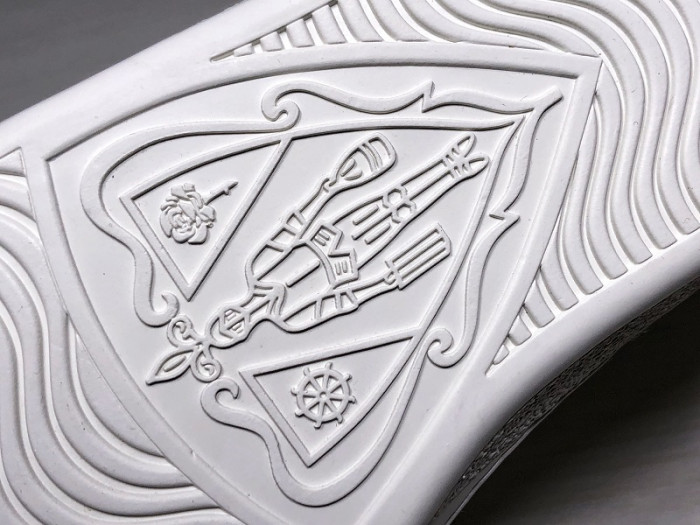 G*u*i ace embroidered low-top sneaker