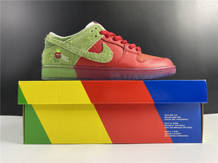nike sb dunk low"strawberry cough" cw7093-601