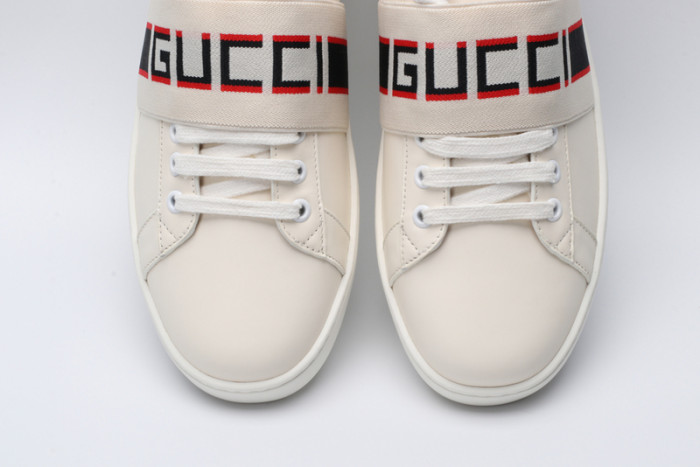 G*u*i ace embroidered low-top sneaker