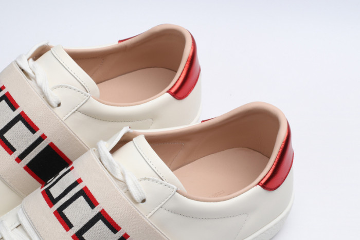 G*u*i ace embroidered low-top sneaker