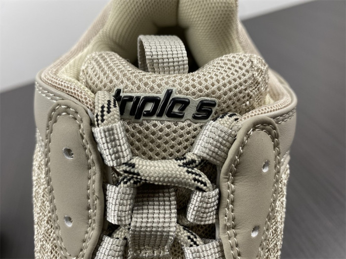 blcg sneaker triple.s.