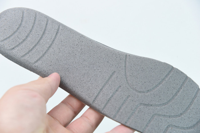 blcg sneaker triple.s.