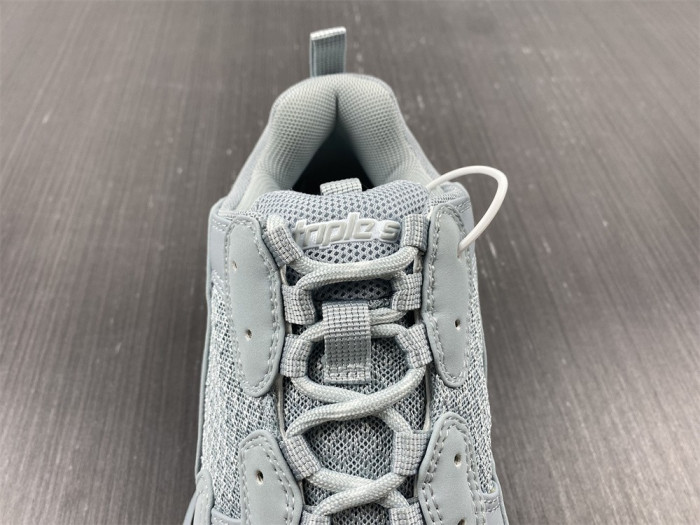 blcg sneaker triple.s. 524039 w2fw1 4700