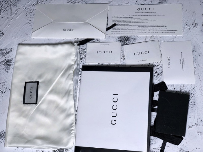 G*u*i trainer sneaker 576052 drw00 9522