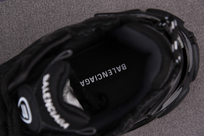 Ba*len*cia*ga -runner