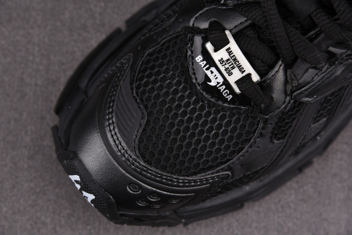 Ba*len*cia*ga -runner