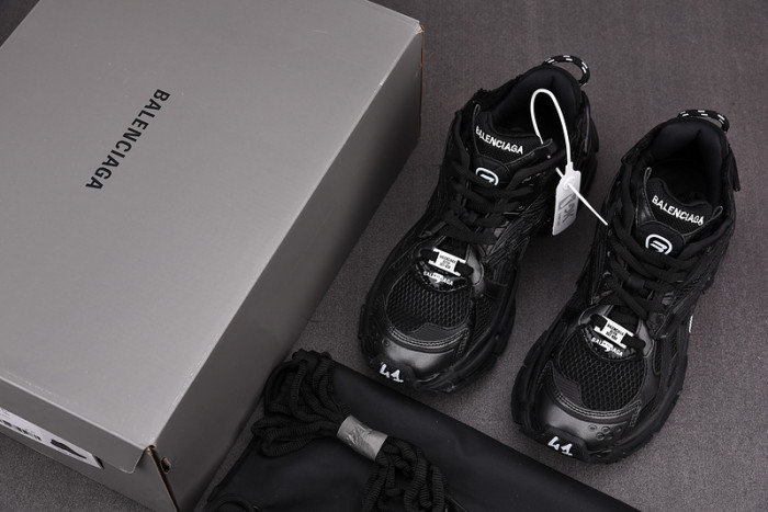 Ba*len*cia*ga -runner