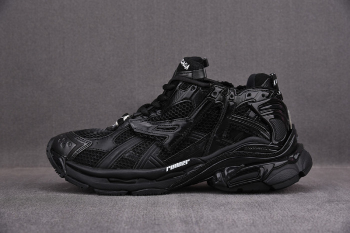 Ba*len*cia*ga -runner