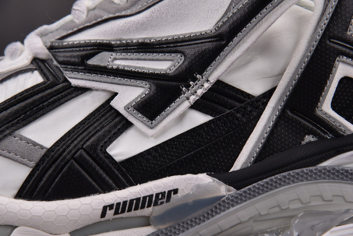 Ba*len*cia*ga -runner