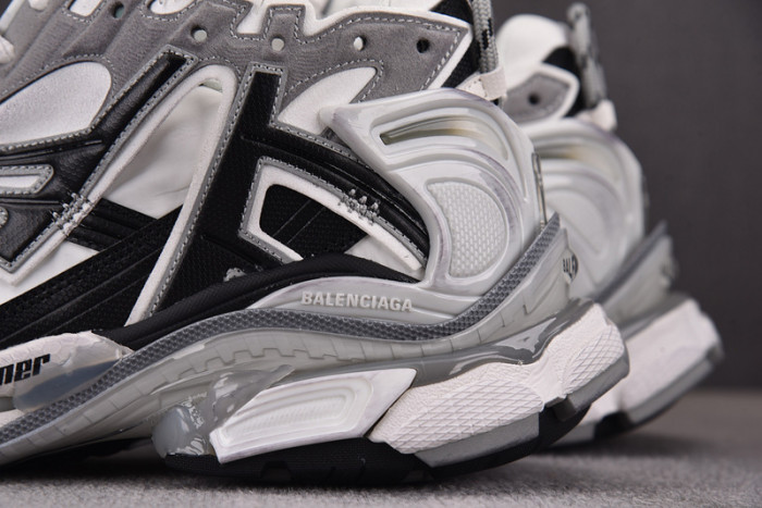 Ba*len*cia*ga -runner