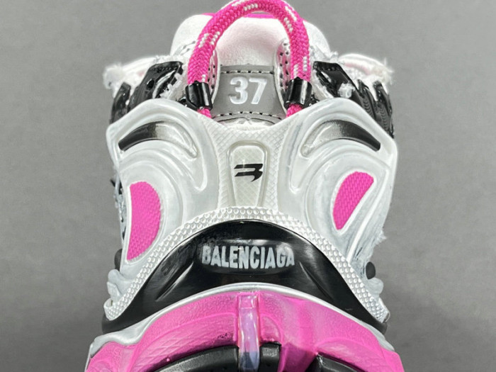 Ba*len*cia*ga -runner