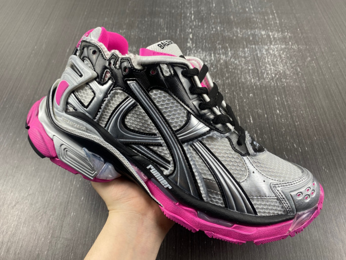 Ba*len*cia*ga -runner