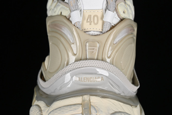 Ba*len*cia*ga -runner