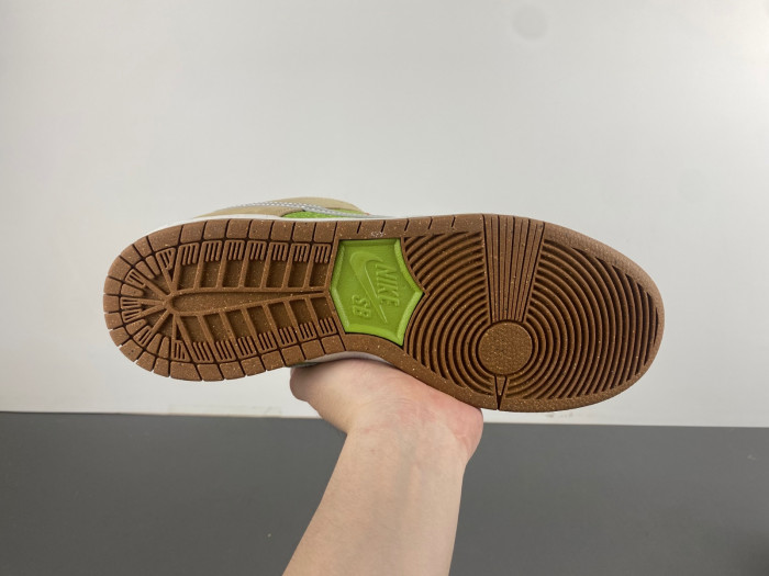 nike sb dunk low "escargot" fq7585-200