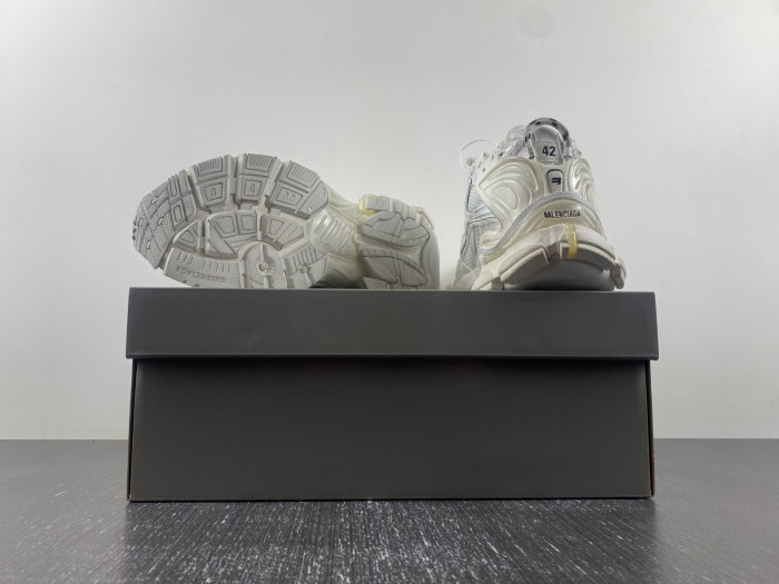 Ba*len*cia*ga -runner