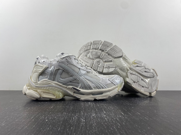 Ba*len*cia*ga -runner