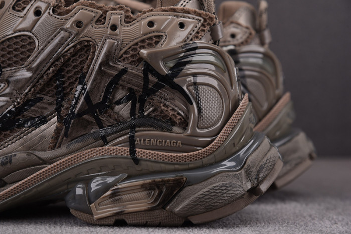 Ba*len*cia*ga -runner