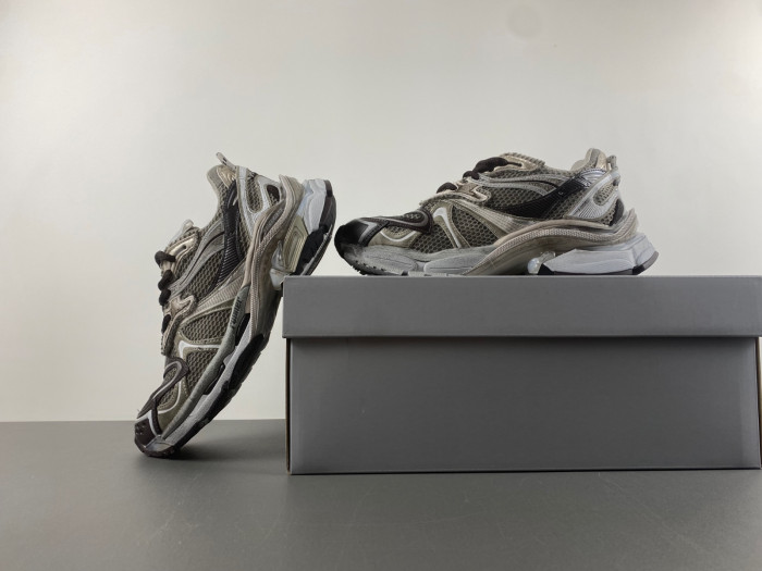 Ba*len*cia*ga -runner