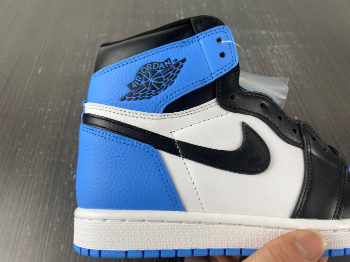 air jordan 1 retro high og "university blue" dz5485-400