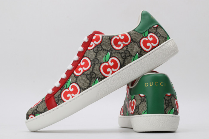 G*u*i ace embroidered low-top sneaker