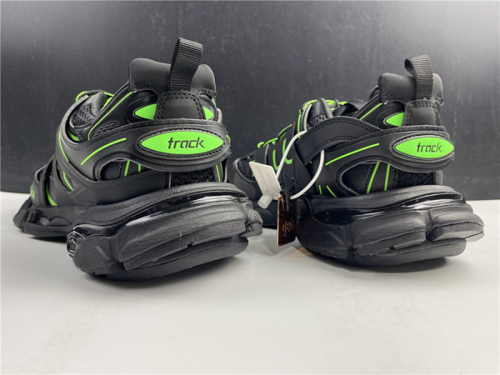 blcg track trainer black green 542436 w2la1 2042