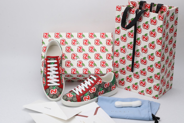 G*u*i ace embroidered low-top sneaker