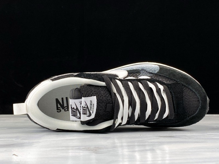 nike vaporwaffle sacai black white - cv1363-001