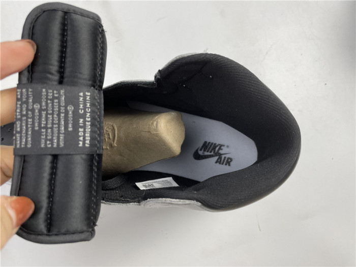 air jordan 1 retro high black white light smoke grey 555088-035