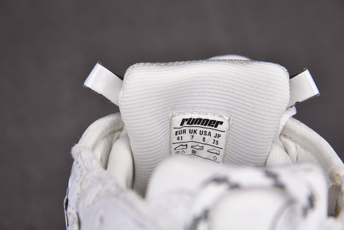 Ba*len*cia*ga -runner