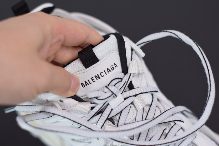 blcg track trainer white and black 542436 w3ac1 9010