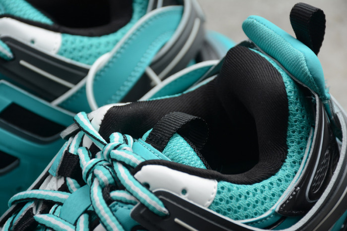 blcg triple trainer 542436 w2la1 4008