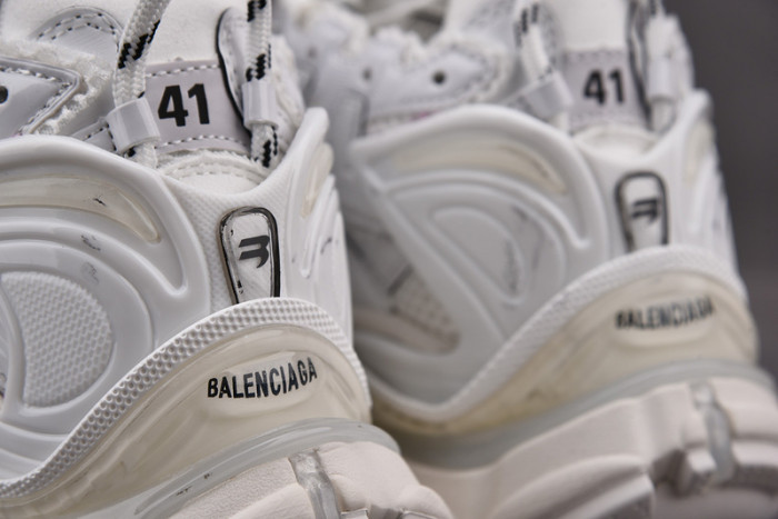 Ba*len*cia*ga -runner