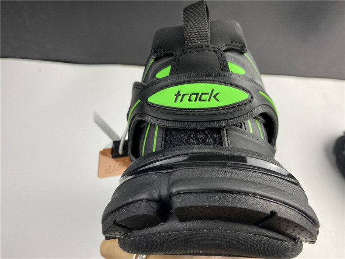 blcg track trainer black green 542436 w2la1 2042