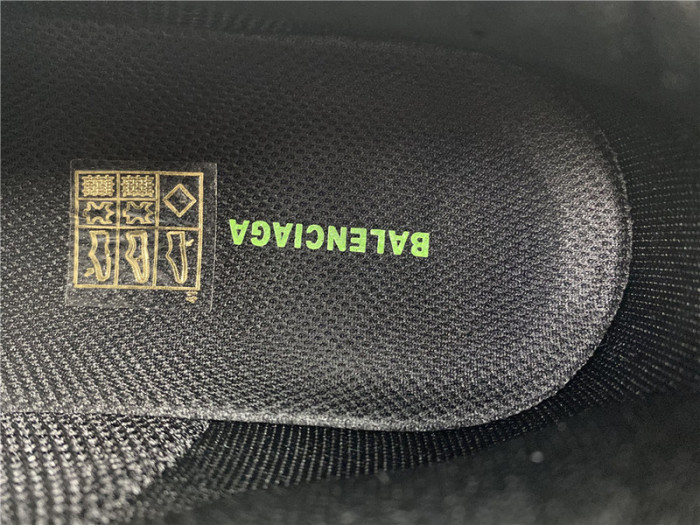 blcg sneaker triple.s.gomma  black and green 524039 w2pw1 4881