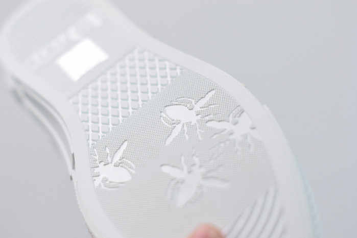 d10r b23 oblique low top sneaker