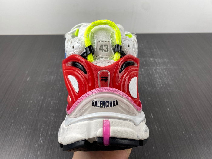 Ba*len*cia*ga -runner