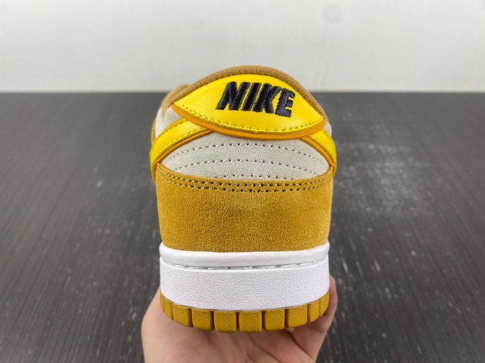 nike dunk low gold suede dv7411-200